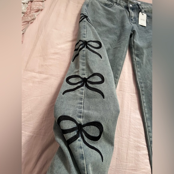 Forever 21 Blue Black Bow Flare Jeans with Wide Leg - Picture 4 of 5